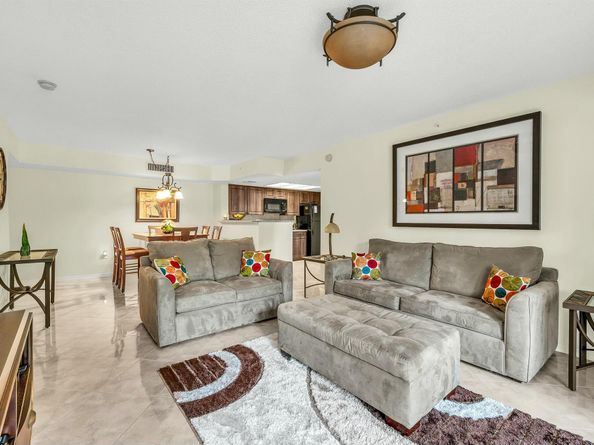 5031 Wiles Road 107, Coconut Creek FL 33073