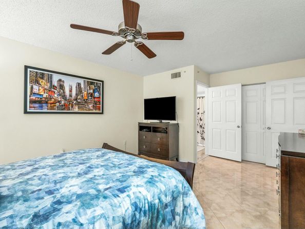 5031 Wiles Road 107, Coconut Creek FL 33073