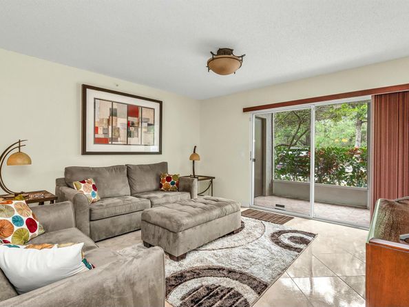 5031 Wiles Road 107, Coconut Creek FL 33073