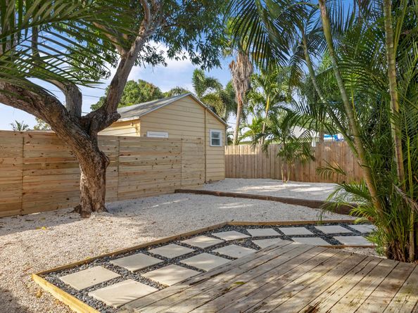 1021 N Palmway, Lake Worth Beach FL 33460