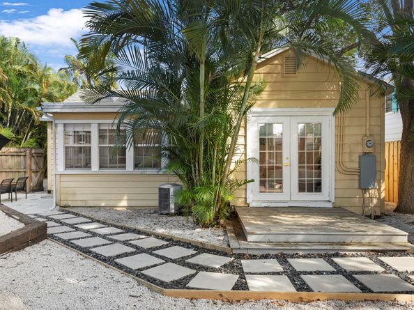 1021 N Palmway, Lake Worth Beach FL 33460