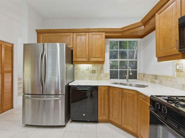 76 Via Del Corso, Palm Beach Gardens FL 33418