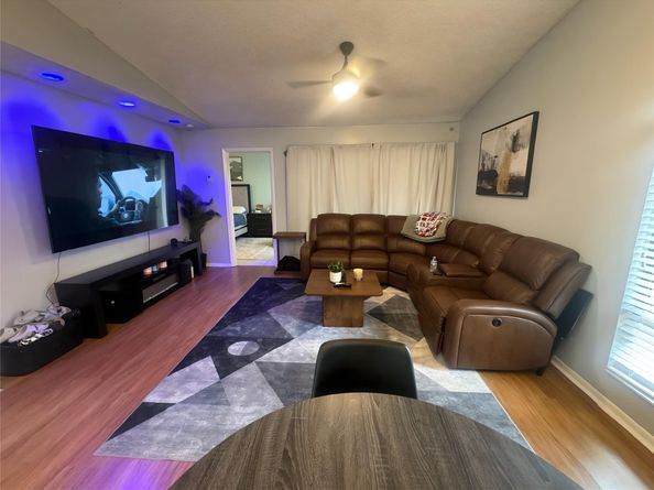 8007 NW 71st Ct, Tamarac FL 33321