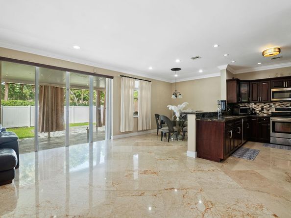 1474 NW 153rd Ln, Pembroke Pines FL 33028