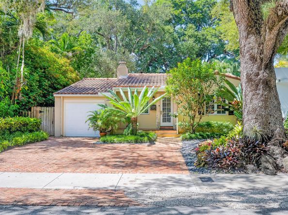 1617 SE 2nd St, Fort Lauderdale FL 33301
