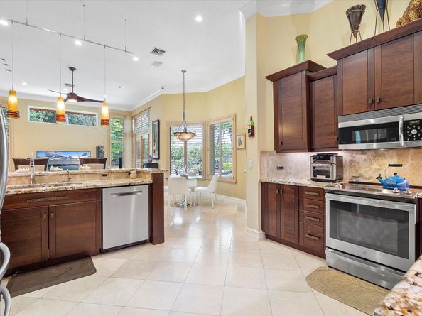 6783 NW 105th Ln, Parkland FL 33076