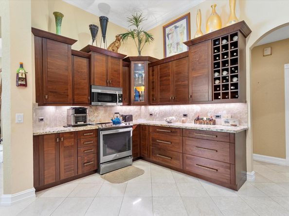 6783 NW 105th Ln, Parkland FL 33076