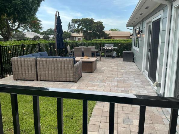 18 Holly Drive, Boynton Beach FL 33436
