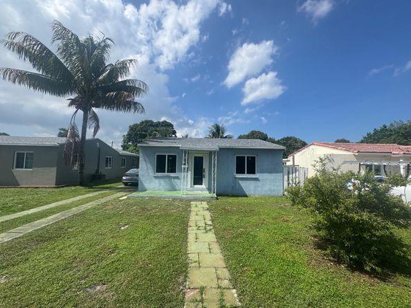 2835 Polk St, Hollywood FL 33020