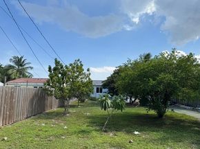 2835 Polk St, Hollywood FL 33020