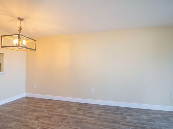 1100 Colony Point Cir 105, Pembroke Pines FL 33026