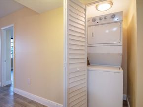 1100 Colony Point Cir 105, Pembroke Pines FL 33026