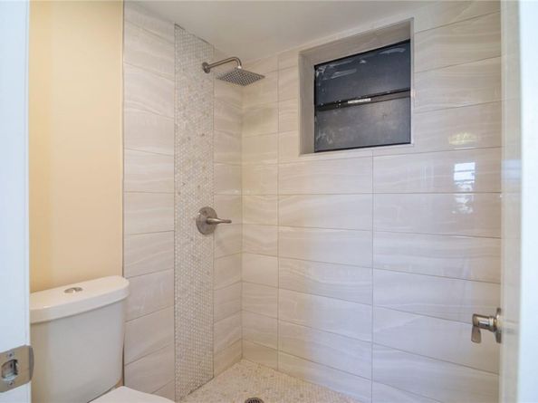 1100 Colony Point Cir 105, Pembroke Pines FL 33026