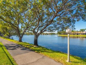1100 Colony Point Cir 105, Pembroke Pines FL 33026