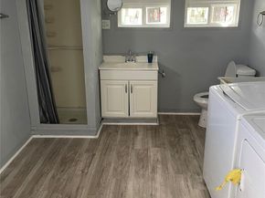 8700 SW 21st St, Davie FL 33324
