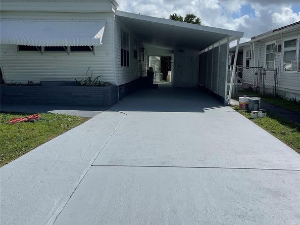 8700 SW 21st St, Davie FL 33324