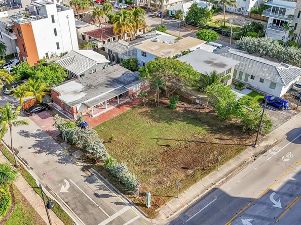 356 Balboa St, Hollywood FL 33019