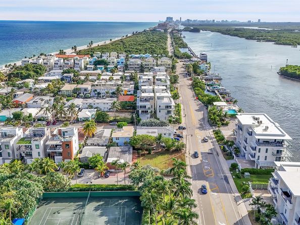 356 Balboa St, Hollywood FL 33019