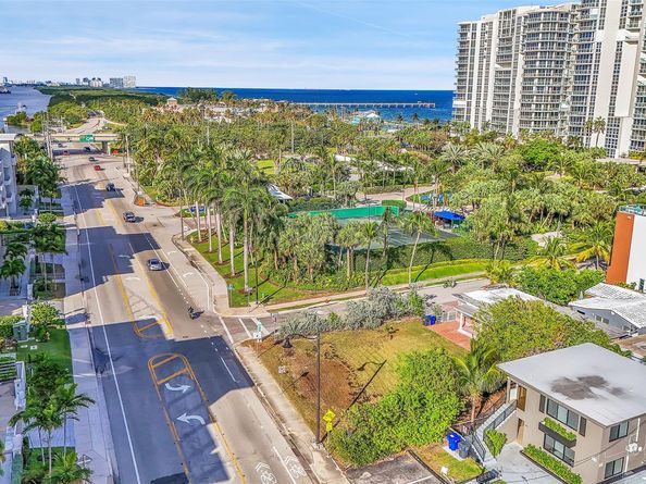 356 Balboa St, Hollywood FL 33019