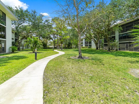 7579 NW 79th Avenue 201, Tamarac FL 33321
