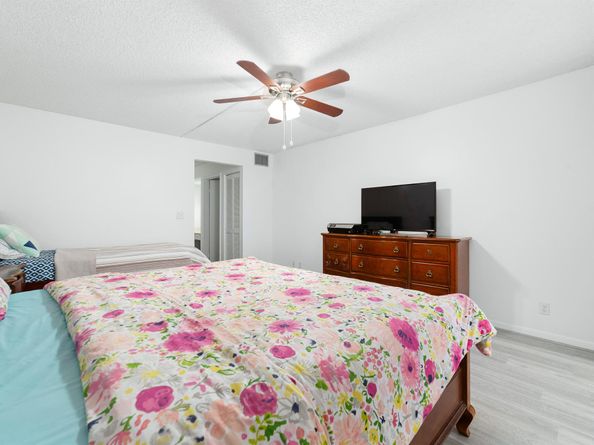 7579 NW 79th Avenue 201, Tamarac FL 33321