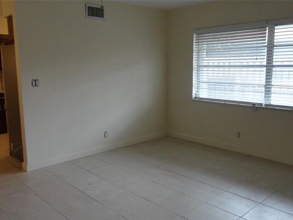 1215 NE 18th Ave, Fort Lauderdale FL 33304
