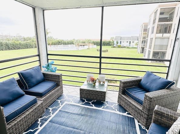 9300 SW 8th St 214, Boca Raton FL 33428