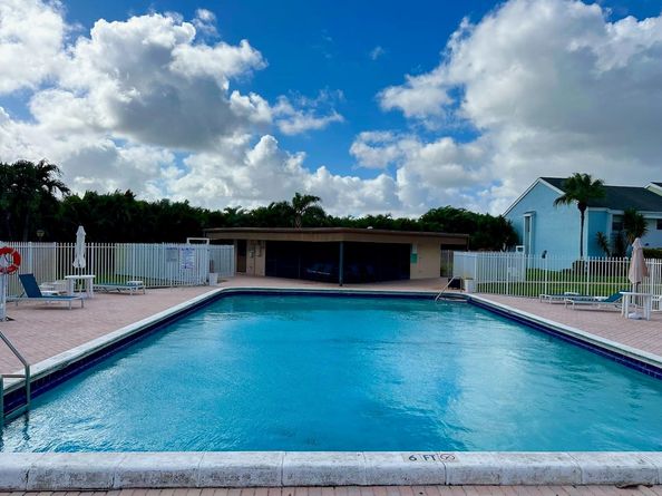 9300 SW 8th St 214, Boca Raton FL 33428