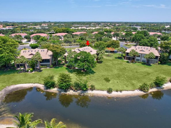 8049 Aberdeen Dr 101, Boynton Beach FL 33472