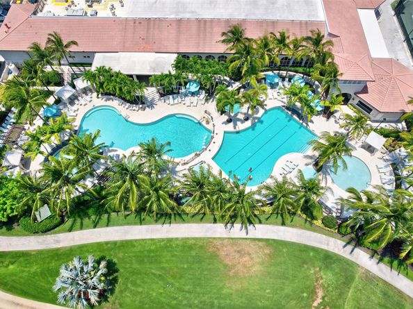8049 Aberdeen Dr 101, Boynton Beach FL 33472