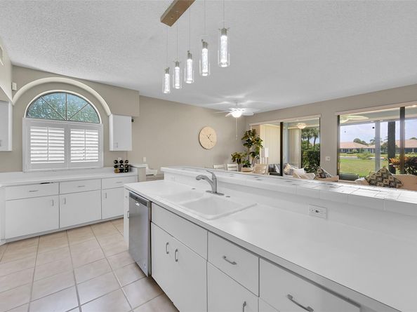 8049 Aberdeen Dr 101, Boynton Beach FL 33472