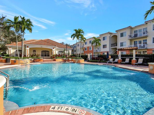 9873 Baywinds Drive 5302, West Palm Beach FL 33411