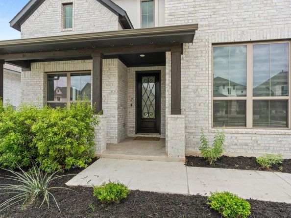 372 Hollister DR, Liberty Hill TX 78642