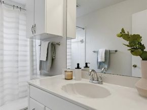 8142 Ceberry DR B, Austin TX 78759