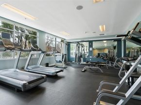 210 Lee Barton DR 517, Austin TX 78704