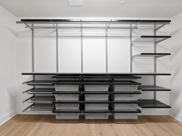 210 Lee Barton DR 517, Austin TX 78704