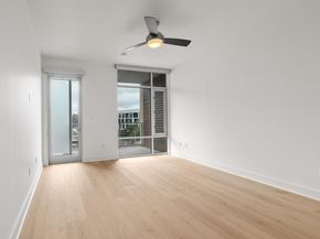 210 Lee Barton DR 517, Austin TX 78704