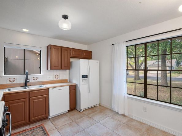 9833 Briar Ridge DR, Austin TX 78748