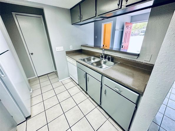 5305 Woodland Oaks CT, Austin TX 78744