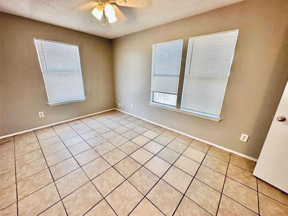 5305 Woodland Oaks CT, Austin TX 78744
