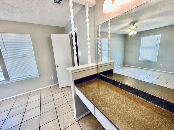 5305 Woodland Oaks CT, Austin TX 78744