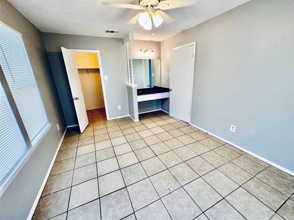 5305 Woodland Oaks CT, Austin TX 78744