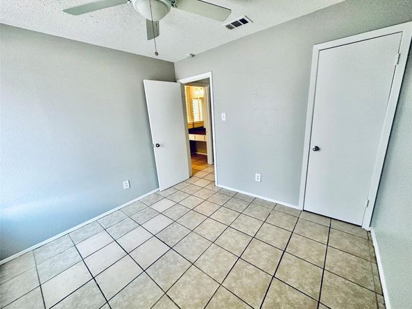 5305 Woodland Oaks CT, Austin TX 78744
