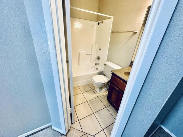 5305 Woodland Oaks CT, Austin TX 78744