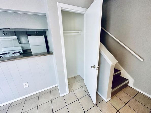 5305 Woodland Oaks CT, Austin TX 78744