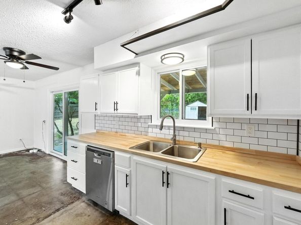 2200 Cadiz CIR, Austin TX 78741