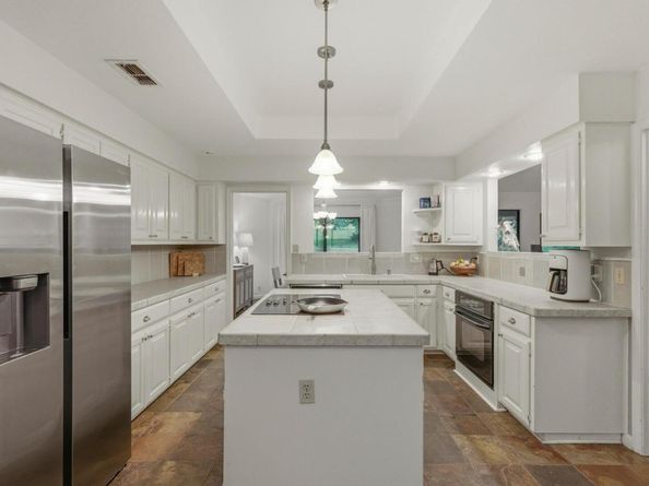 137 Long Wood Ave, Lakeway TX 78734