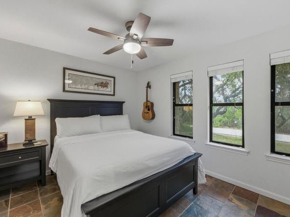 137 Long Wood Ave, Lakeway TX 78734