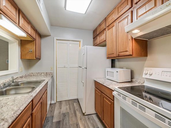 6718 Silvermine DR 903, Austin TX 78736