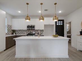 2624 Metcalfe RD 10, Austin TX 78741